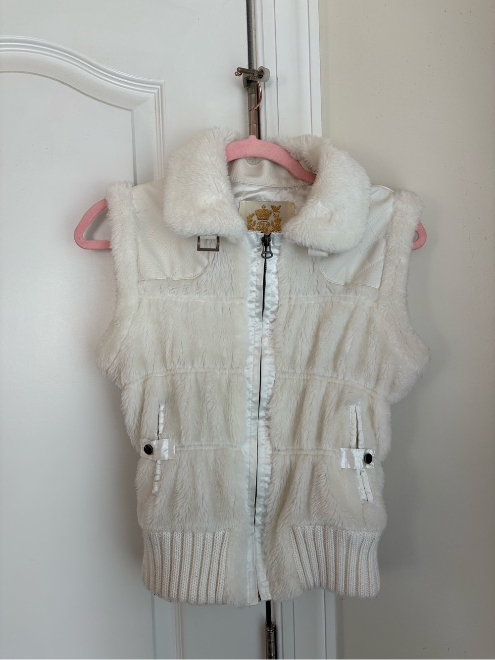 Wet Seal White Faux Fur Girls' Vest with Ribbed Hem